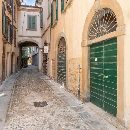 Apartment Golden Chic - Citta Alta